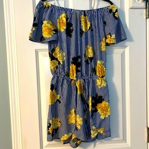 Speed control New York flower romper size large